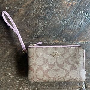 Never used, Coach wristlet